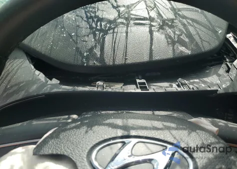 2020 Hyundai Santa Fe Limited z USA, uszkodzony, nr VIN 5NMS53AD3LH169897